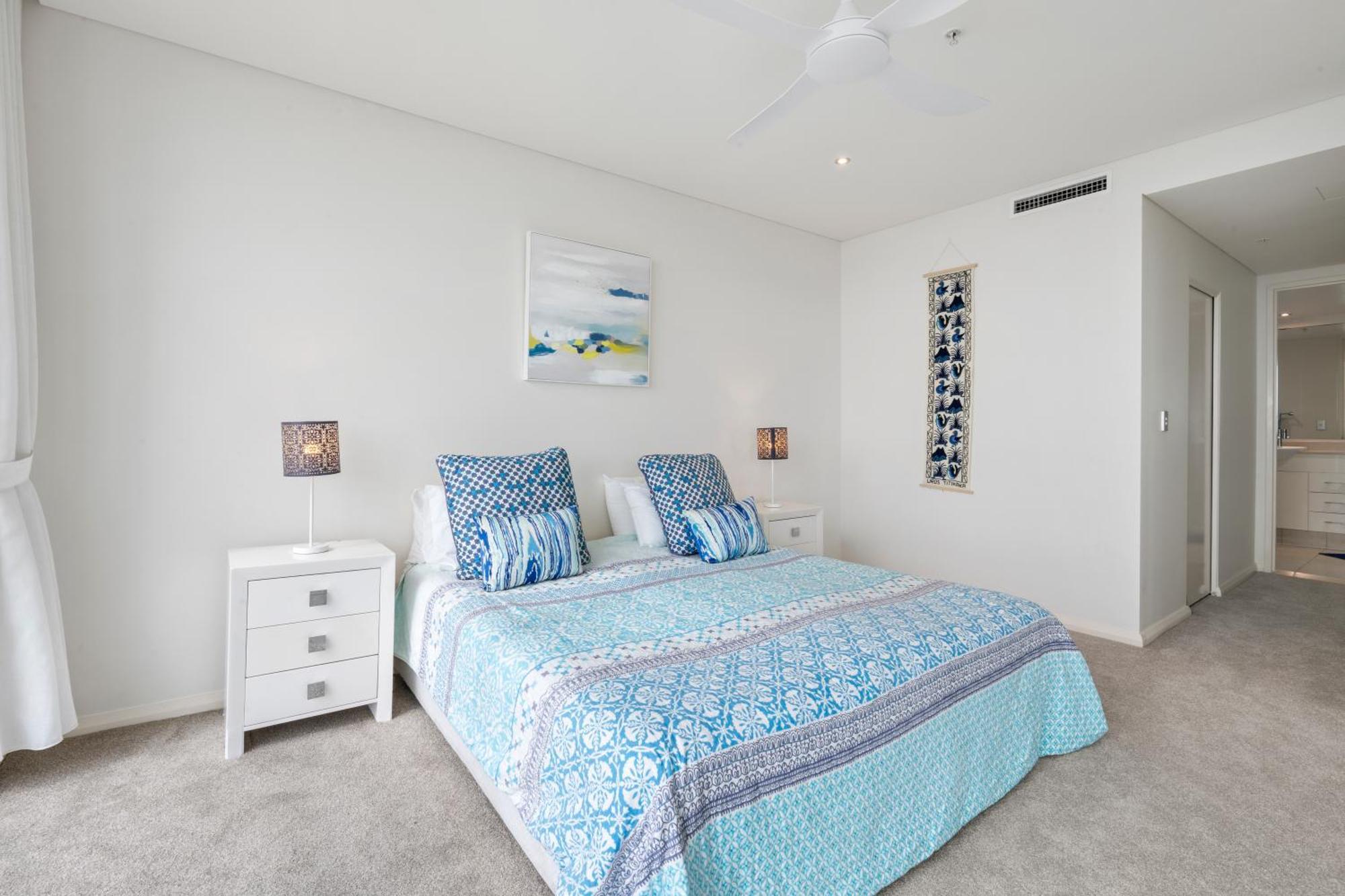 Brighton Shores 4*