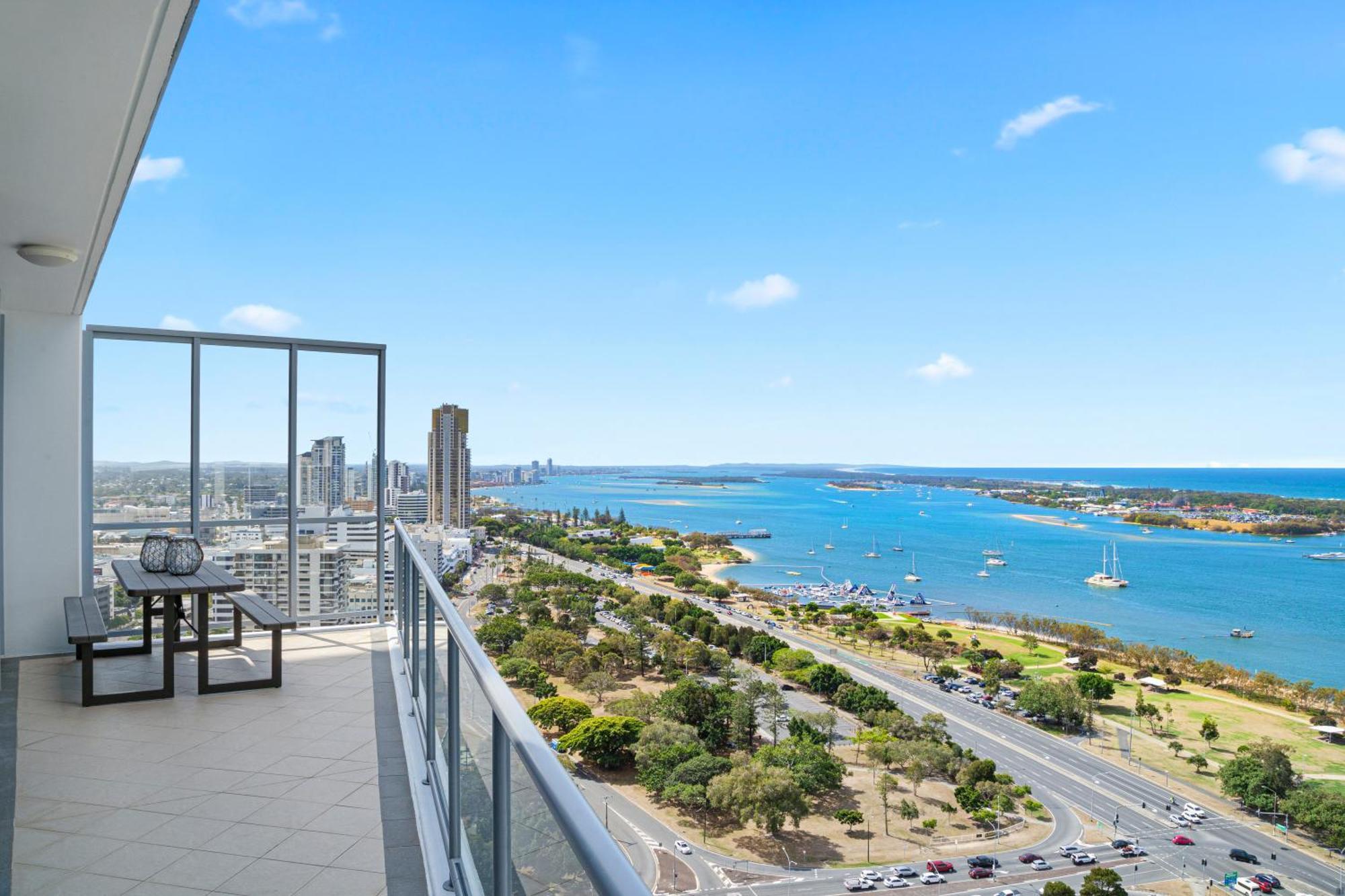 Brighton Shores 4* Gold Coast