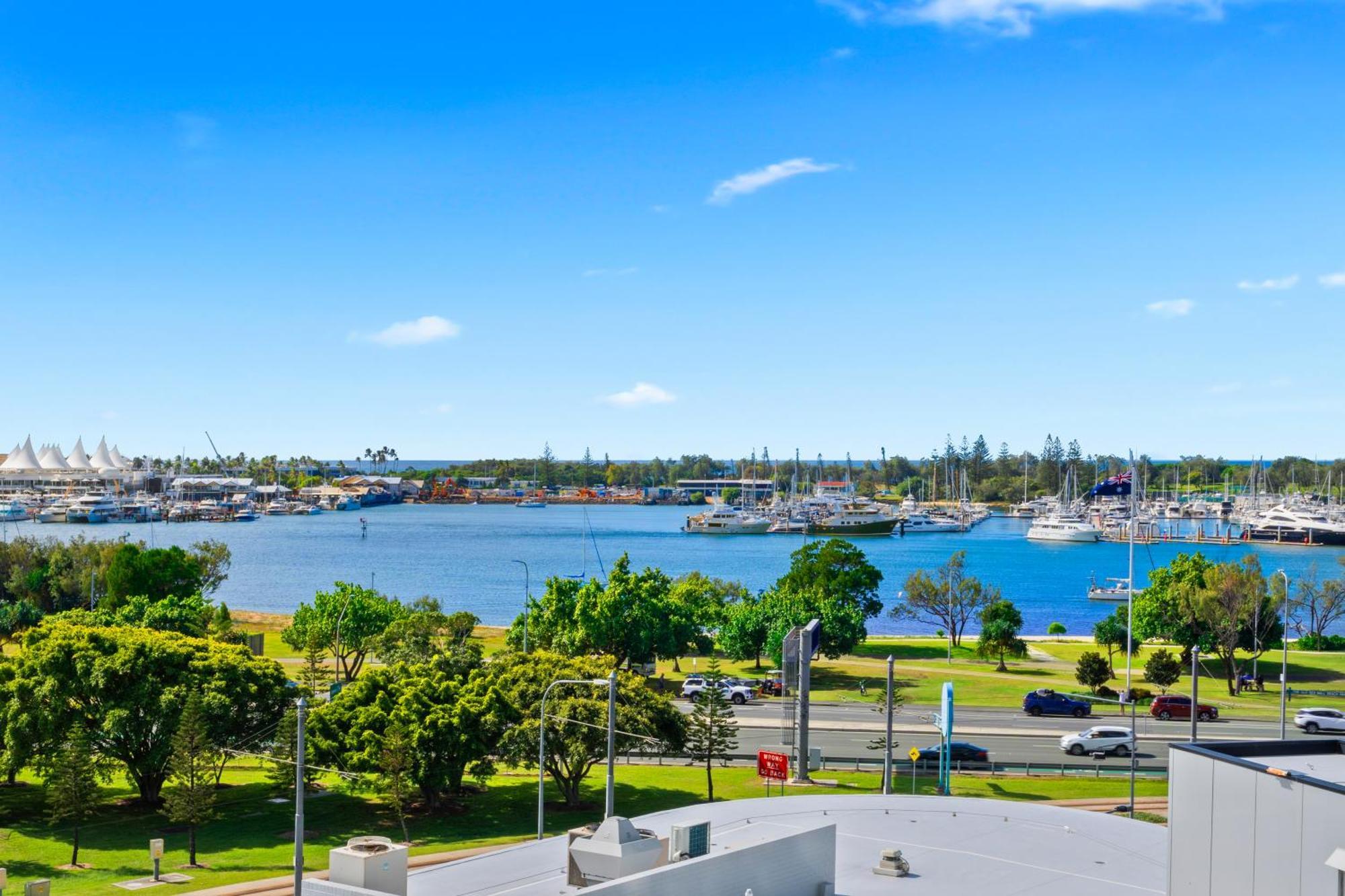 Brighton Shores 4* Gold Coast